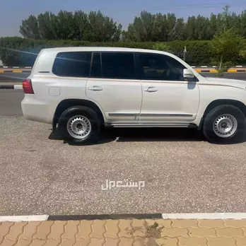 تويوتا لاندكروزر 2015 مستعملة للبيع في رياض الخبراء