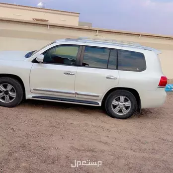 تويوتا لاندكروزر 2013 مستعملة للبيع في الحائط